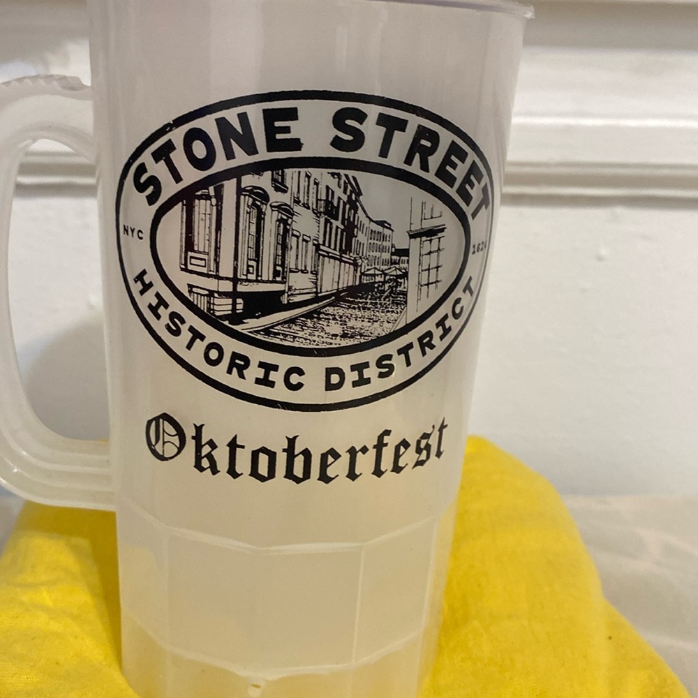 Plastic mug